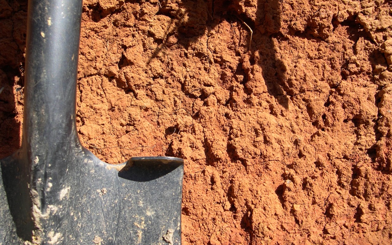 soil profile showing soil structural peds